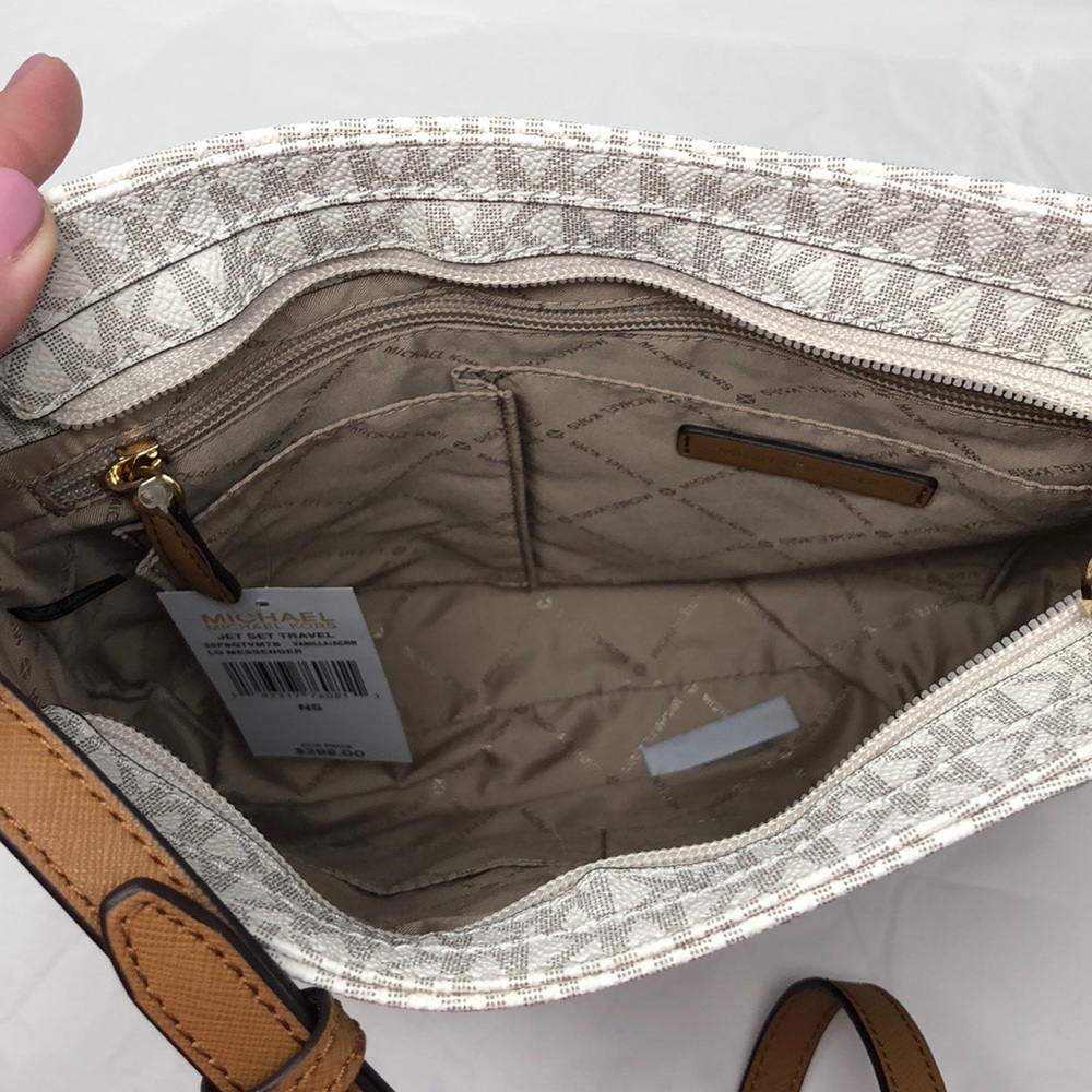 NWT Michael Kors large messenger crossbody - Picture 7 of 8